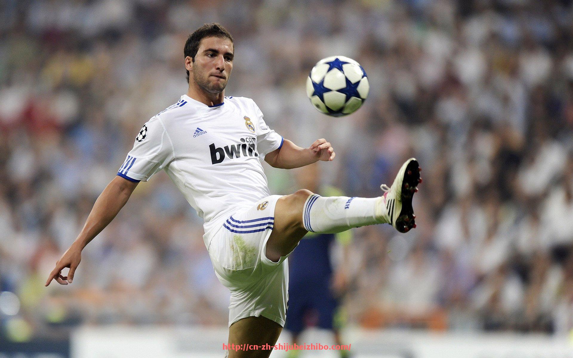 世俱杯直播-法甲里昂赛季积分走势与球队表现总结